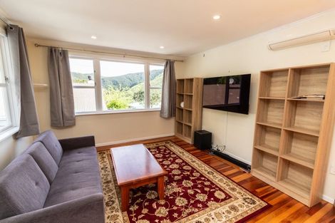 Photo of property in 19 Montreal Grove, Kingston, Wellington, 6021