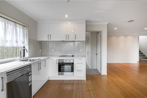 Photo of property in 114a Ti Rakau Drive, Pakuranga, Auckland, 2010