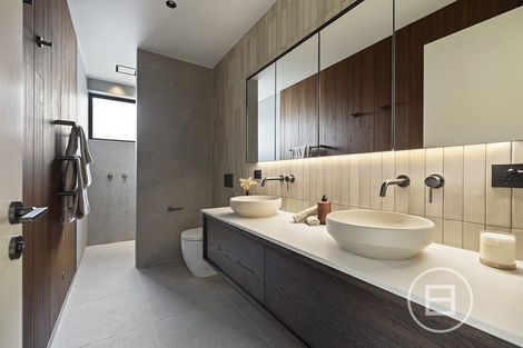 Photo of property in 86 Middleton Road, Queenstown Hill, Queenstown, 9300