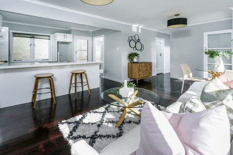 Photo of property in 1/1 Anne Road, Hillcrest, Auckland, 0627