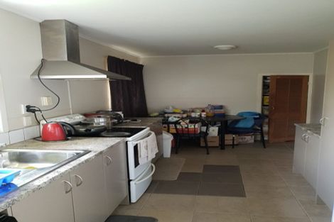 Photo of property in 19 Paton Avenue, Te Atatu South, Auckland, 0610