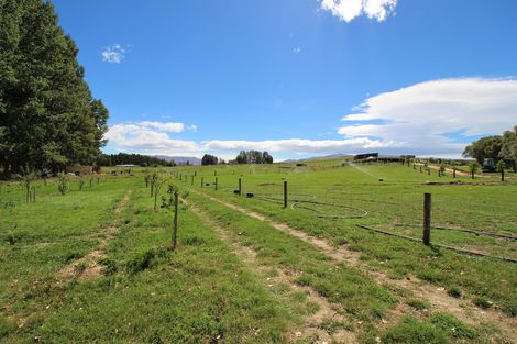 Photo of property in 24 Lewis Road, Springvale, Alexandra, 9393