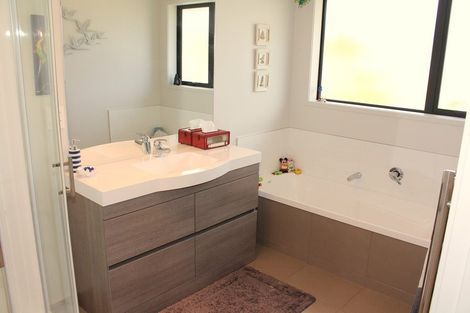 Photo of property in 7 Molesworth Drive, Mangawhai, 0505