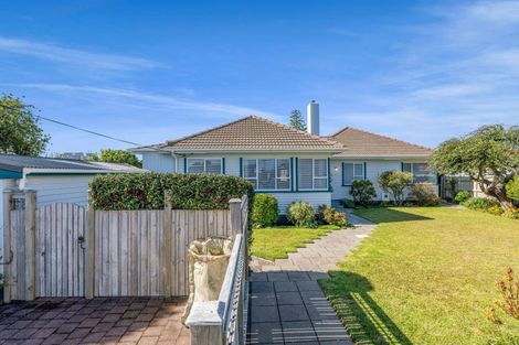 Photo of property in 125 Seaview Road, Westown, New Plymouth, 4310