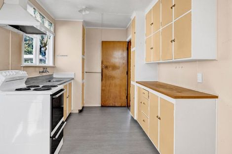 Photo of property in 63 Cook Street, Marfell, New Plymouth, 4310