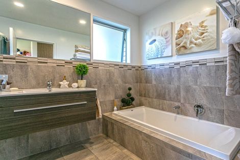 Photo of property in 104 Kiwi Road, Whangamata, 3620