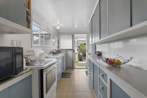 Photo of property in 22 Olivia Street, Stratford, 4332