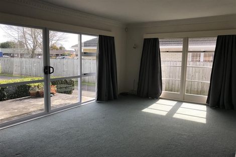 Photo of property in 136 Great South Road, Takanini, 2112