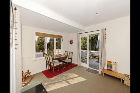 Photo of property in 24 Matipo Road, Te Atatu Peninsula, Auckland, 0610