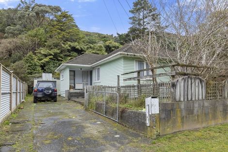 Photo of property in 35 Sunny Grove, Wainuiomata, Lower Hutt, 5014