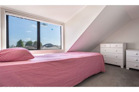 Photo of property in 121 Astley Avenue, New Lynn, Auckland, 0600