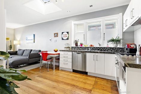 Photo of property in 54 Pembroke Road, Northland, Wellington, 6012