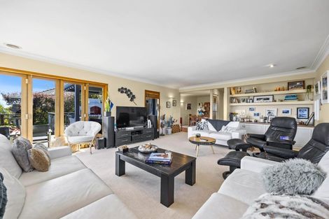 Photo of property in 4 Mellons Bay Road, Howick, Auckland, 2014
