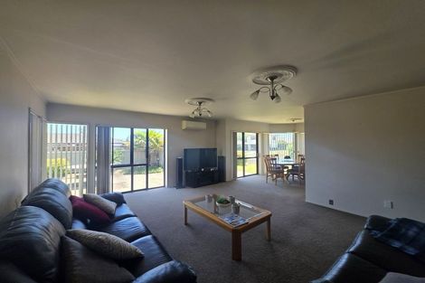 Photo of property in 14 Russley Drive, Mount Maunganui, 3116