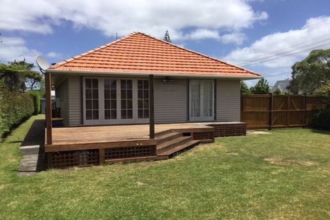 Photo of property in 64 Taikata Road, Te Atatu Peninsula, Auckland, 0610