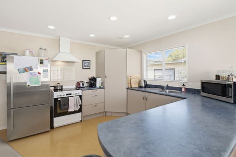 Photo of property in 14 Escort Grove, Awapuni, Palmerston North, 4412