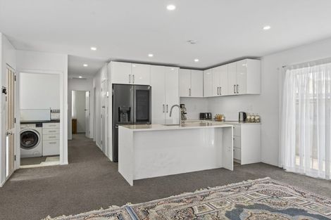 Photo of property in 2/47 Larne Avenue, Pakuranga Heights, Auckland, 2010