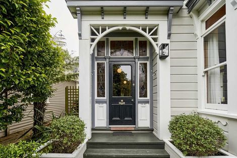 Photo of property in 122 Glenmore Street, Northland, Wellington, 6012