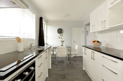 Photo of property in 2/37 John Walker Drive, Manurewa, Auckland, 2102