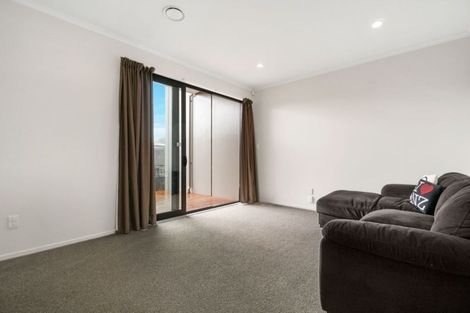 Photo of property in 32 Squadron Drive, Hobsonville, Auckland, 0616