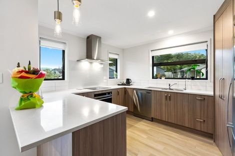 Photo of property in 18 Sycamore Drive, Sunnynook, Auckland, 0620