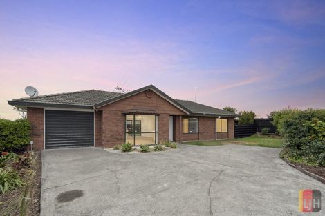 Photo of property in 18 Randwick Place, Randwick Park, Auckland, 2105