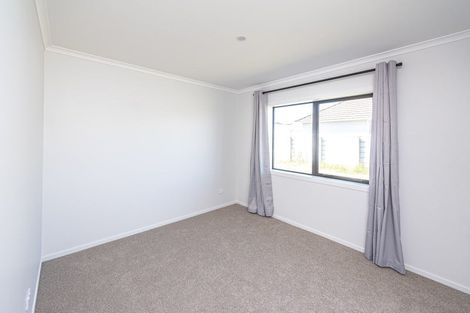 Photo of property in 6 Cross Street, Castlecliff, Wanganui, 4501