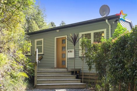 Photo of property in 32 Ngahere Street, Stokes Valley, Lower Hutt, 5019