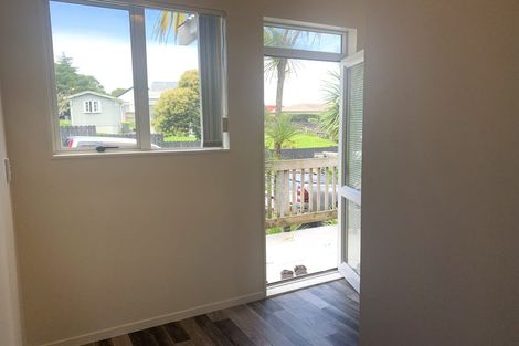 Photo of property in 15/242 Great North Road, Henderson, Auckland, 0612