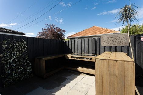 Photo of property in 215 Bay View Road, Saint Clair, Dunedin, 9012