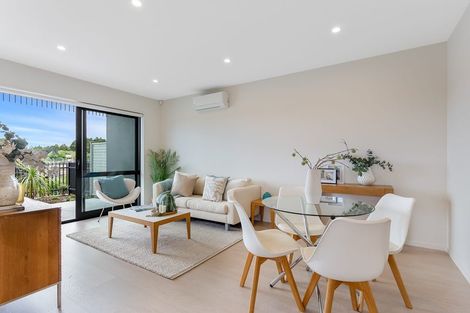 Photo of property in 2 Juniper Drive, Rosehill, 2113