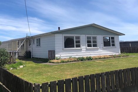 Photo of property in 132 Peel Street, Westport, 7825