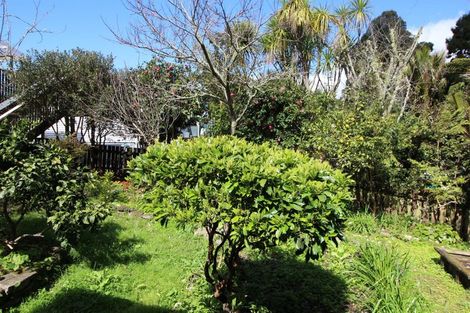 Photo of property in 17 Rimutaka Place, Titirangi, Auckland, 0604