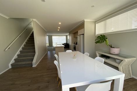 Photo of property in 79 Karepiro Drive, Stanmore Bay, Whangaparaoa, 0932