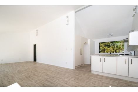 Photo of property in 129a Colwill Road, Massey, Auckland, 0614