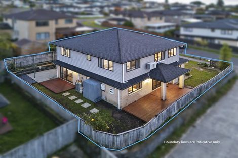 Photo of property in 22 Millcroft Lane, Ranui, Auckland, 0612