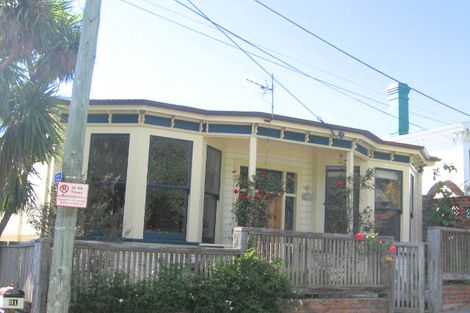 Photo of property in 33 Myrtle Crescent, Mount Cook, Wellington, 6021