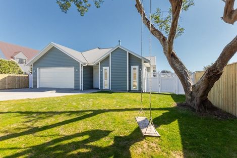 Photo of property in 23 Frimley Terrace, Waikanae Beach, Waikanae, 5036