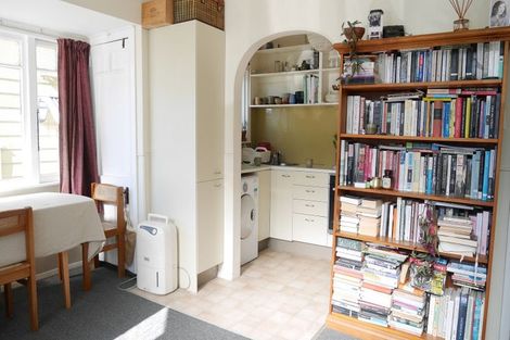 Photo of property in 19 George Street, Thorndon, Wellington, 6011