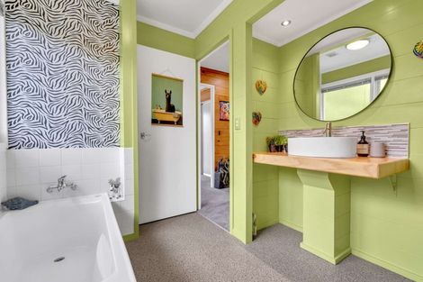 Photo of property in 44 Grand Vue Road, Kawaha Point, Rotorua, 3010