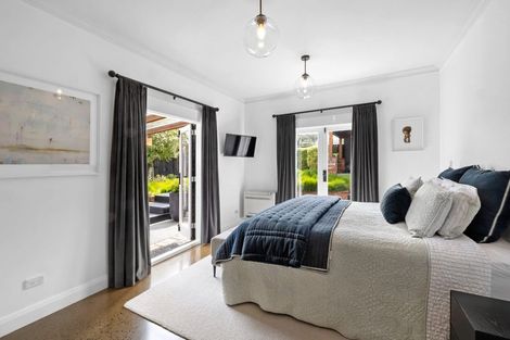 Photo of property in 20 Wallace Place, Westown, New Plymouth, 4310