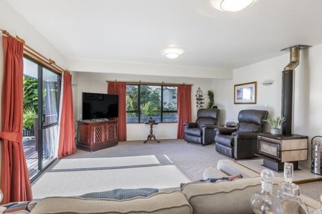 Photo of property in 14b Kaipatiki Road, Glenfield, Auckland, 0629