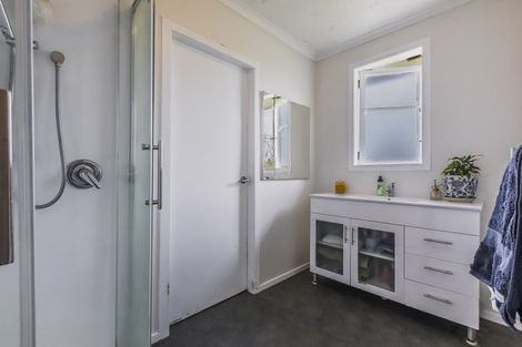 Photo of property in 18 Tiffen Lane, Waipawa, 4210