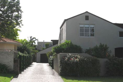 Photo of property in 2/4 Frieston Road, Milford, Auckland, 0620