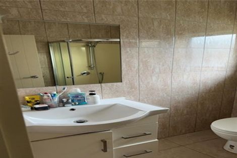 Photo of property in 24 Moor Avenue, Te Atatu Peninsula, Auckland, 0610