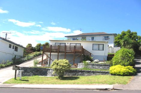 Photo of property in 2/59 Santiago Crescent, Unsworth Heights, Auckland, 0632