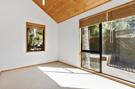 Photo of property in 16 Tainui Road, Titirangi, Auckland, 0604