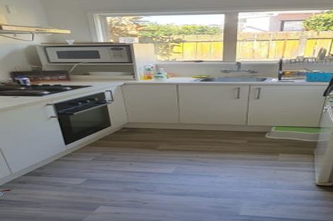 Photo of property in 2/12 Glenlea Place, Flat Bush, Auckland, 2019