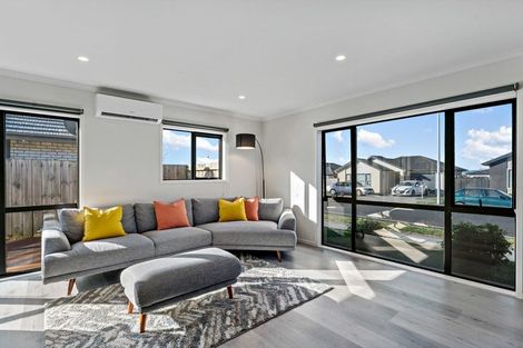 Photo of property in 18 Perla Road, Pukekohe, 2120