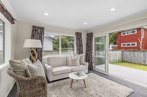 Photo of property in 60 Airlie Road, Plimmerton, Porirua, 5026